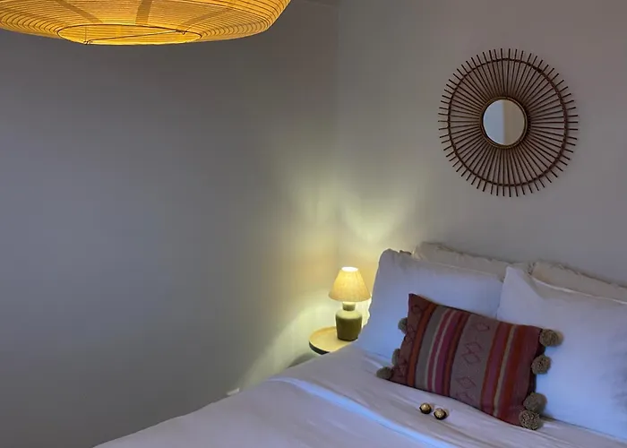 Chez Sybi בית הארחה